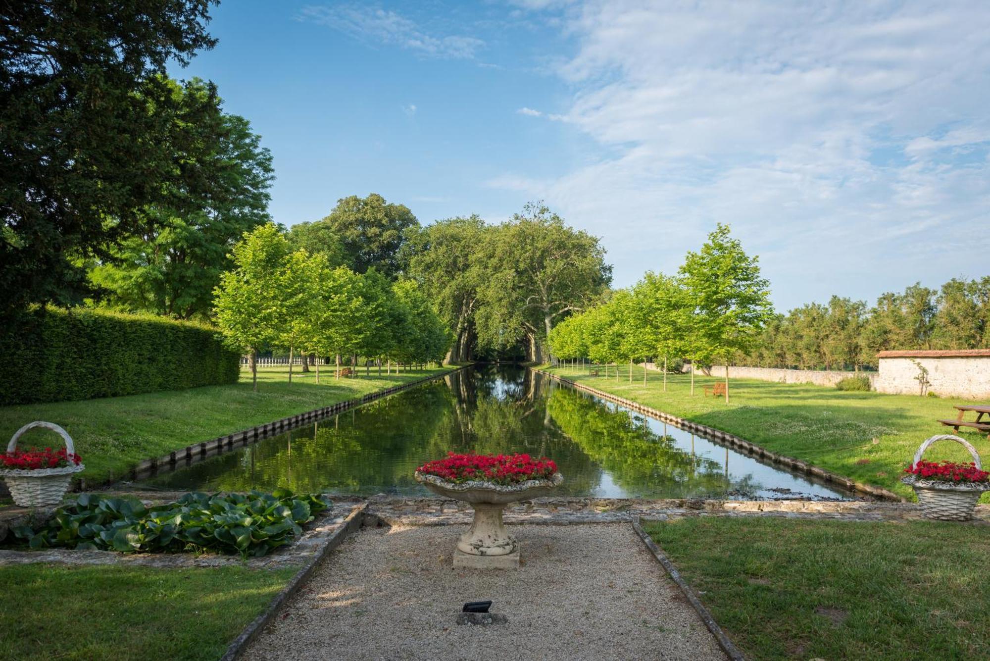 Chateau De Courcelles - Relais & Chateaux المظهر الخارجي الصورة